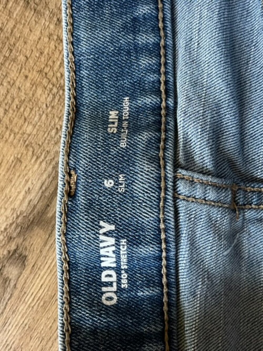 Old Navy 360° Stretch Slim Jeans – Size 6 – Medium Blue Wash - Picture 6 of 9